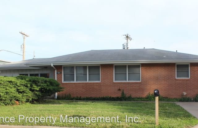 1801 Platt St. - 1801 Platt St, Manhattan, KS 66502