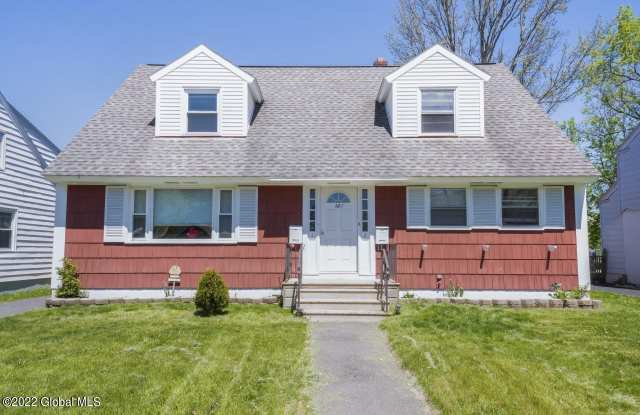 321 Hackett Boulevard