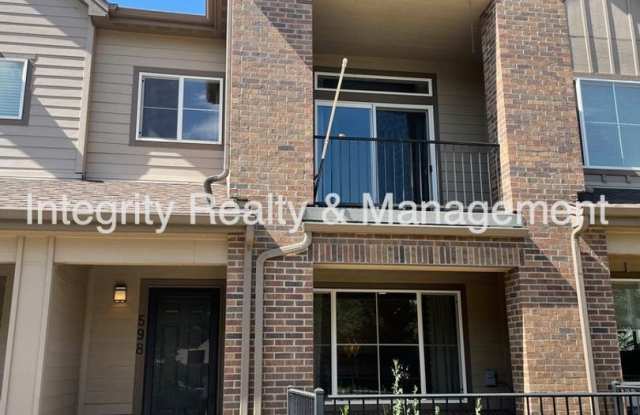 598 E Dry Creek Pl
