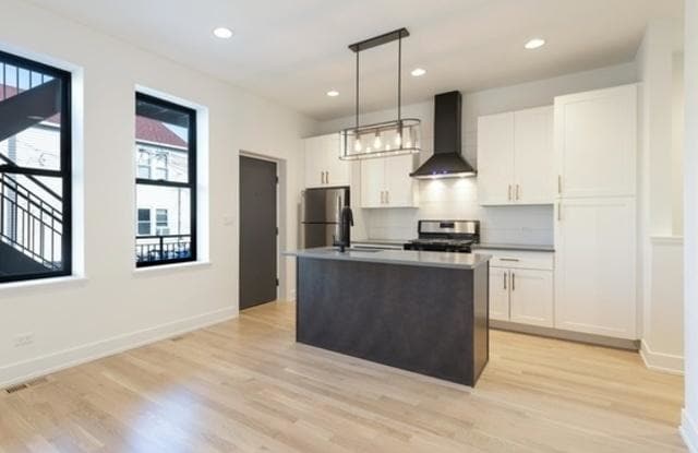 Photo of 1244 W Huron