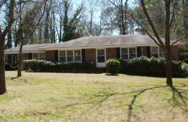3bds 2ba Brick Ranch beside Carrollton High School