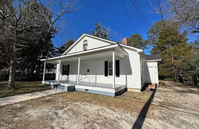 504 W Anderson Street - 504 West Anderson Street, Selma, NC 27576