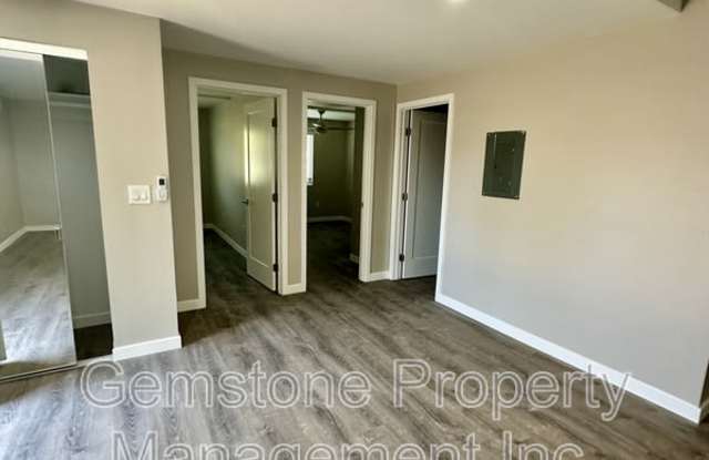 Photo of 4810 54th St