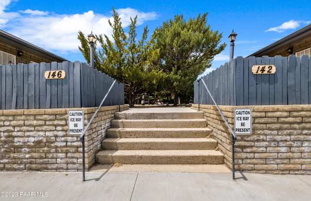 142 S Rush Street unit: A