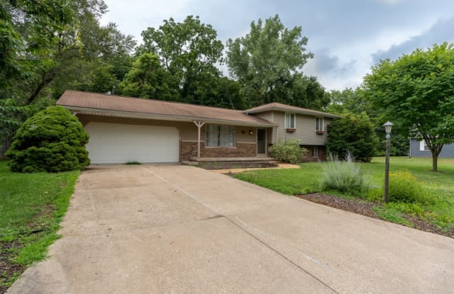 13 Tanglewood Ct - 13 Tanglewood Court, East Peoria, IL 61611