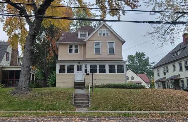 118 Warrenton Avenue