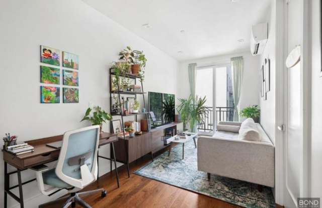 776 Franklin Avenue