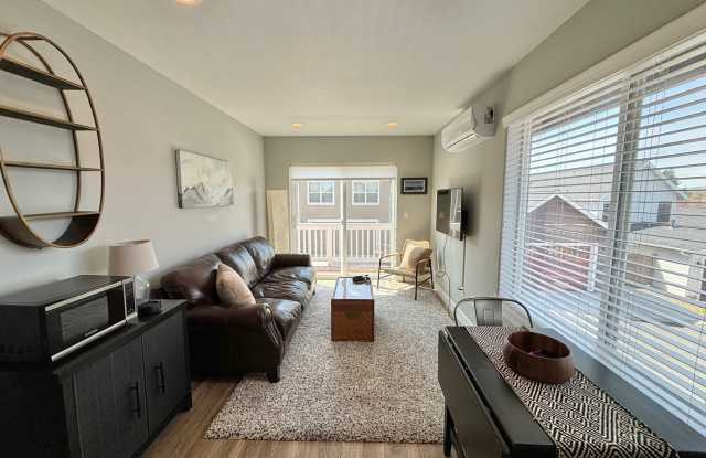 Beautifully Furnished 1 bed/1bath Apartment in Midtown Bend