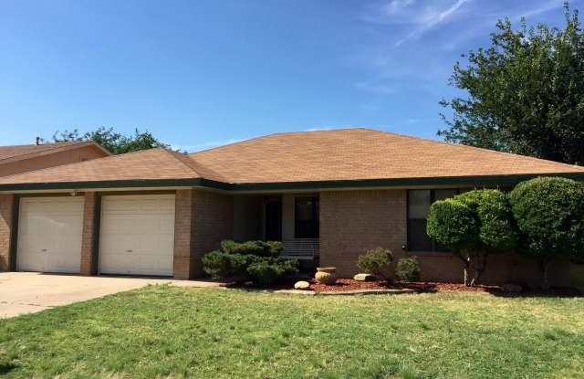 3 bed 2 bath 2 car garage! Self Showing