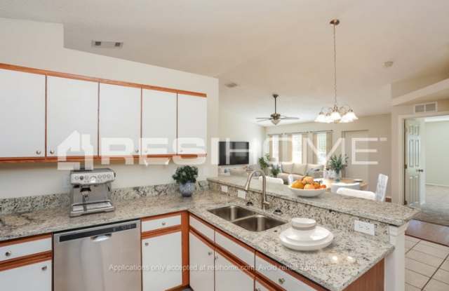 2922 South Cottonwood Drive