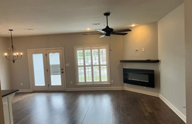 3 Bed 2.5 Bath Townhome