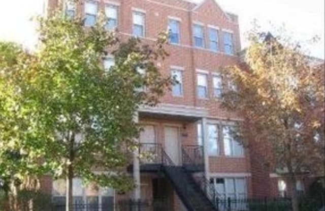 717 W Evergreen Avenue - 717 West Evergreen Avenue, Chicago, IL 60610