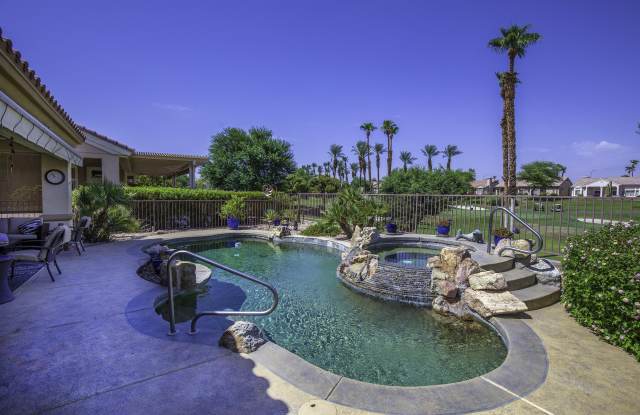 Photo of 37905 Pineknoll Avenue