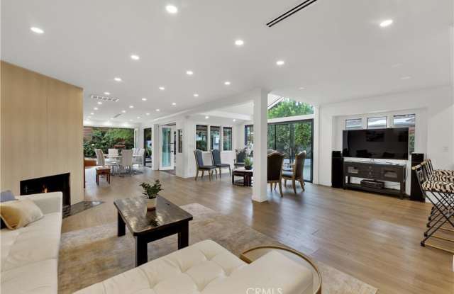 Photo of 6409 Graves Avenue