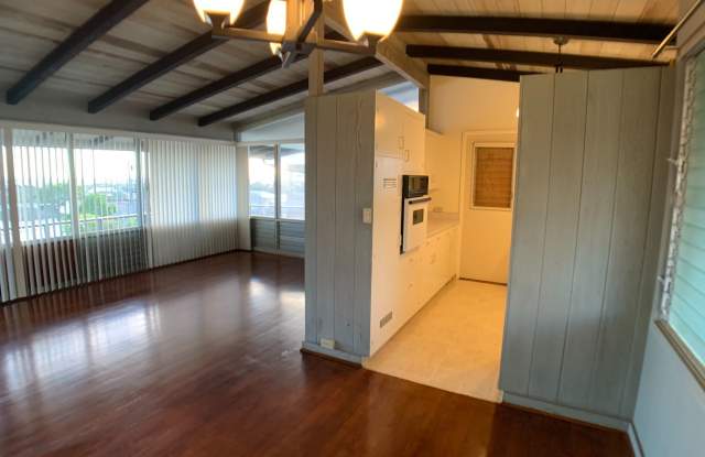Moanalua Gardens (Honolulu) - Great Location - 3 bedroom home