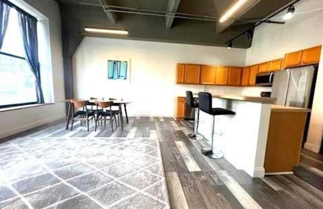 511-19 N BROAD Street unit: 204