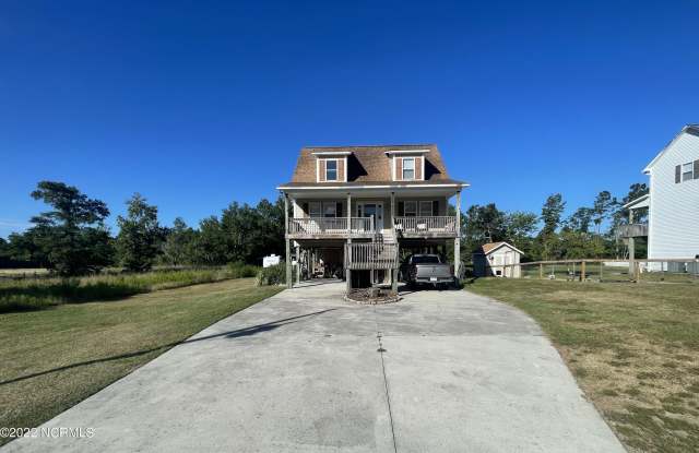 348 Chadwick Acres Road - 348 Chadwick Acres Road, Onslow County, NC 28460