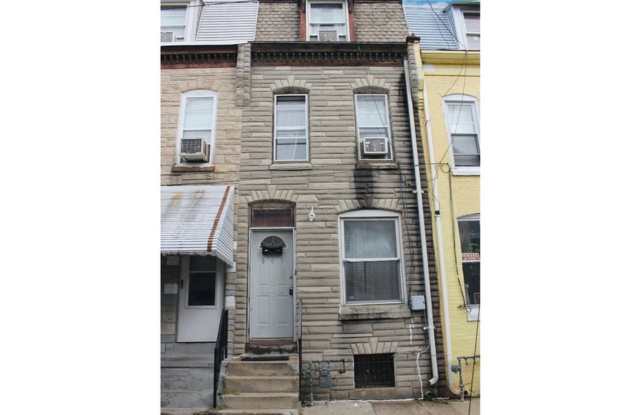 4-bedroom home in the heat of Reading!