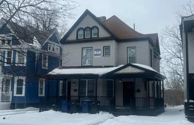 Photo of 135 Lexington Ave Apt 22