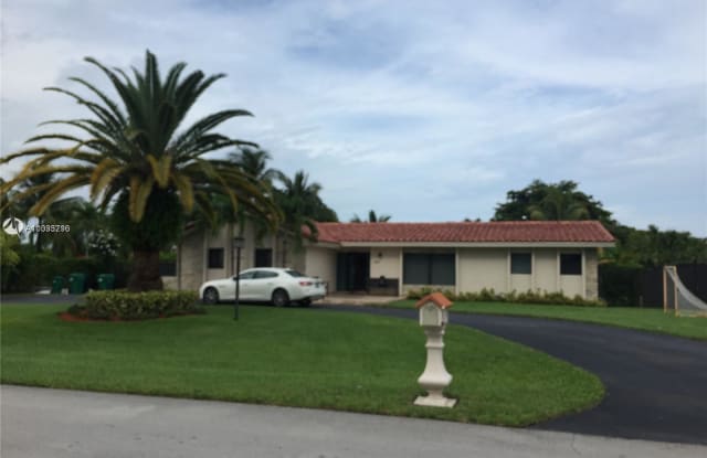 13721 SW 103 AV - 13721 SW 103rd Ave, Kendall, FL 33176