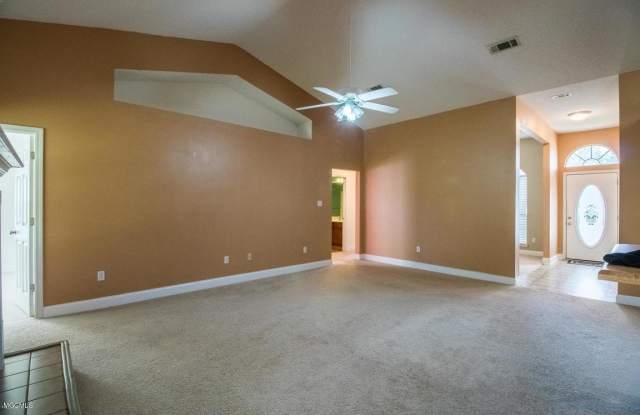 13532 Huntington Circle