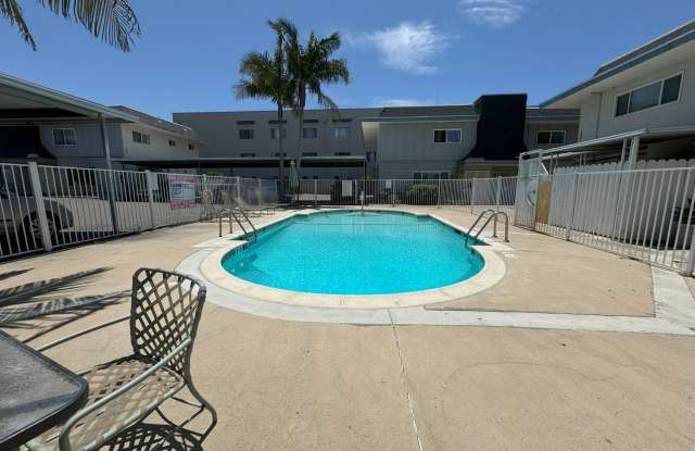 Beautiful 2 Story 2 Bed 1.5 bath Townhouse