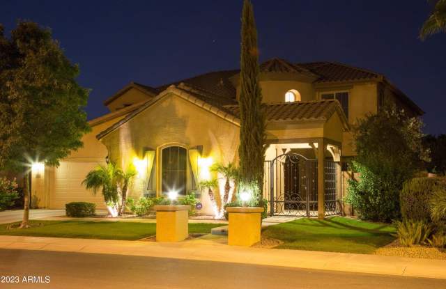 3141 S KIMBERLEE Way