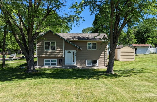 104 Cherry St - 104 Cherry Street, Norwalk, IA 50211