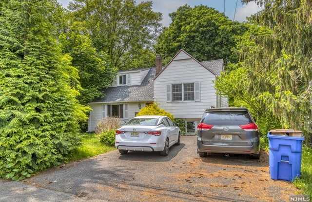 39 North Browning Avenue