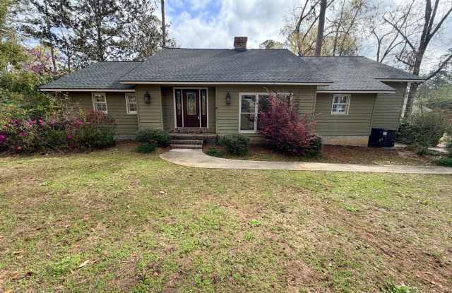 Beautiful 3 Bedroom 2.5 Bath Home in New Wood Valley