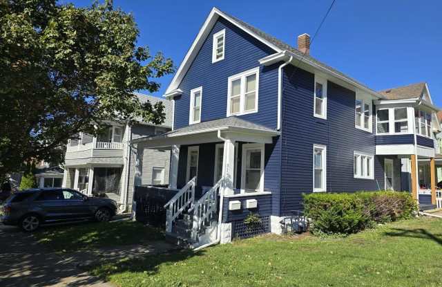 Photo of 326 Superior Street