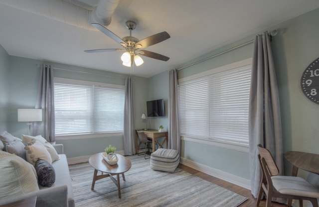 722 W 37th St - 3