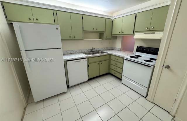 2060 NW 48th Ter