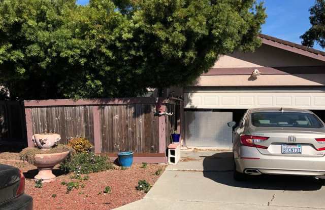 2 bedroom 2 bath house in Los Osos
