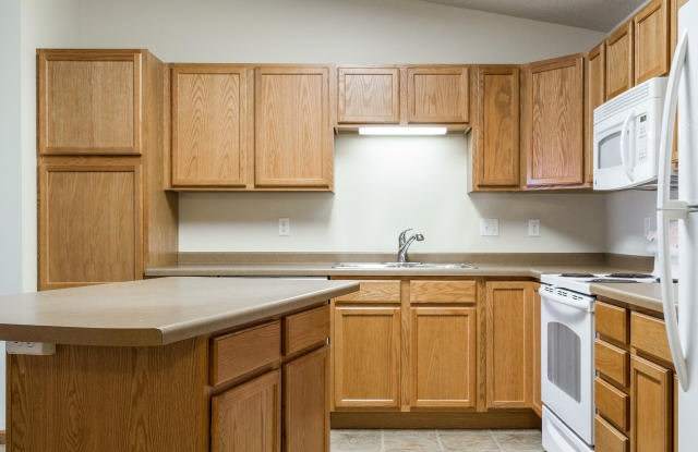 4422 & 4450 30th Avenue S. Unit E21