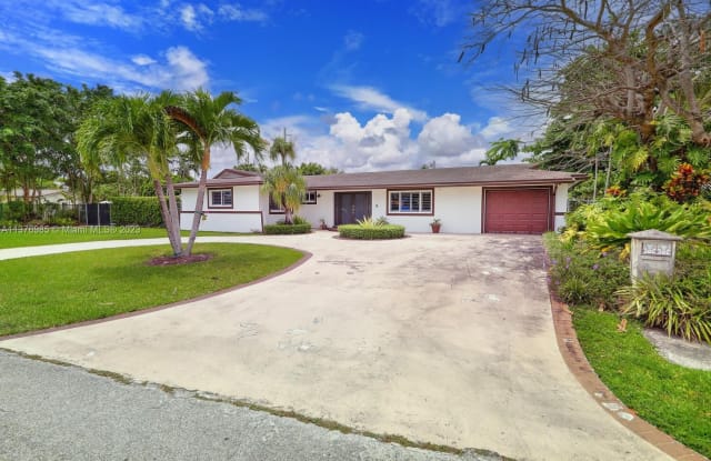 8800 SW 81st Ave - 8800 Southwest 81st Avenue, Kendall, FL 33156