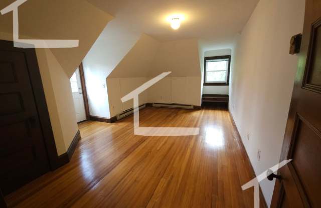 24 Greenough St #3C Brookline MA 02445