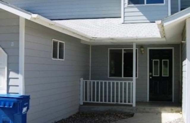 Nice spacious townhome in a central location