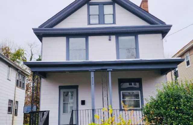 6 bed-2 full bath Updated home in Walnut Hills