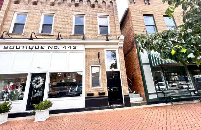 Beaver - Luxury 2 Bedroom, 1 Bathroom, located in downtown shopping district.