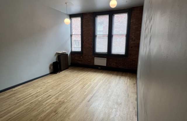 Photo of 213 1st Avenue South - 3C