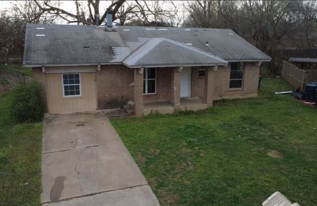 Charming 4-Bedroom Home with Spacious Yard!