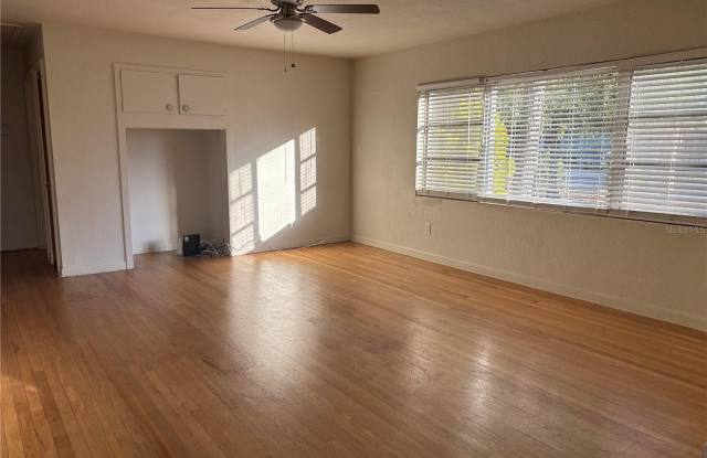 1102 SUNSET POINT ROAD