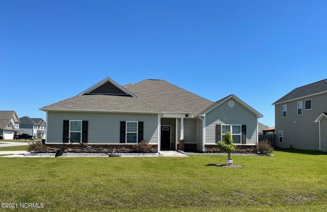 311 Aquamarine Circle - 311 Aquamarine Cir, Onslow County, NC 28546