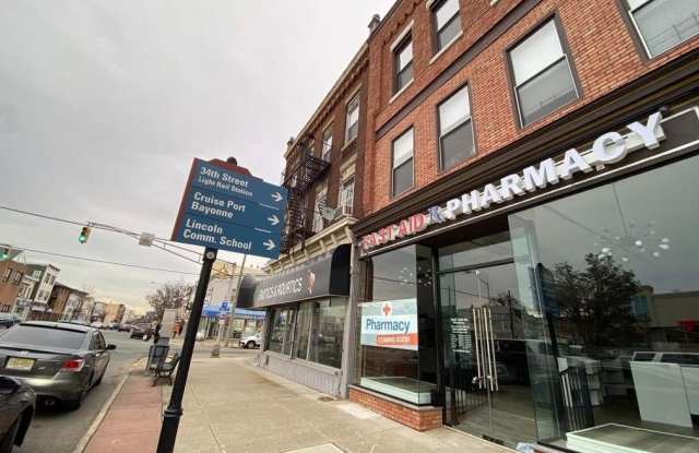698 BROADWAY