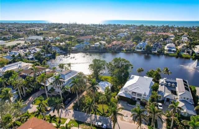 678 Lake DR