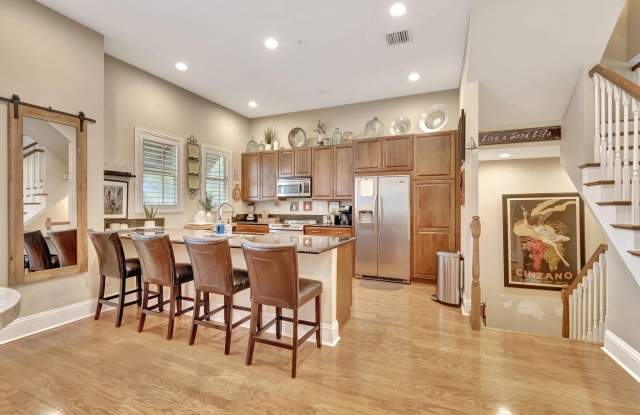 219 N Latitude Circle