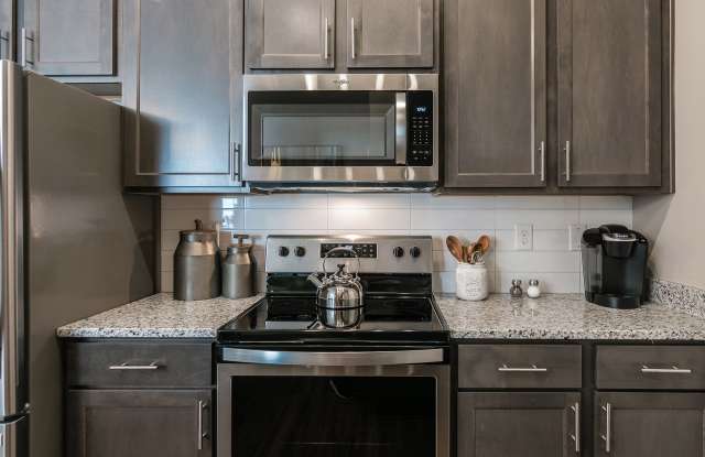 Vintage Foxland Apartments