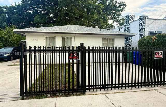 1270 NW 39th St