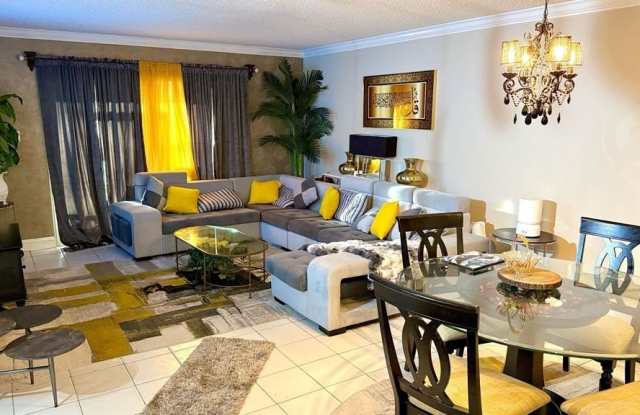 2214 S Cypress Bend Dr